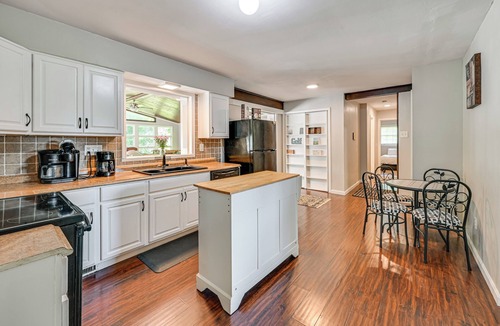 Vine Grove House | Golf Course Views & Games Galore - Vine Grove Gem!