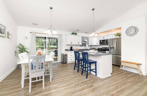 Bracey House | Golf, Covered porch, Quiet Neighborhood, Fireplace, Firepit, Game room