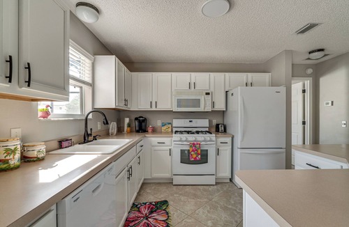Piedmont House | Golf, Dine & Relax Poolside! The Villages Retreat