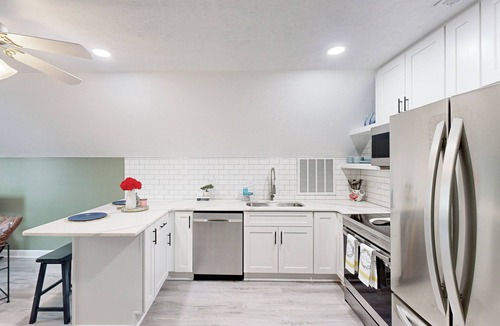 Cameron House | Golf, Hike & Explore! Pet-Friendly Home in Cameron
