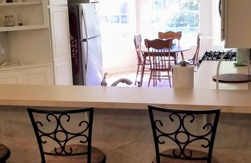 Carter's Grove House | Golf, Kyle Field, Sorority Row, Restrnts/Retail; 1.5 mile to campus; GUEST FAV