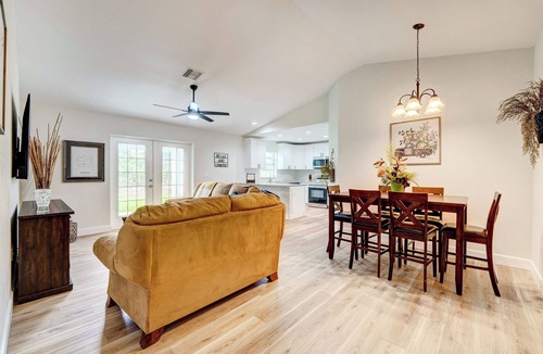 Sun 'N Lake Cottage | Golf & Pool Access: Pet-friendly Sebring Home!
