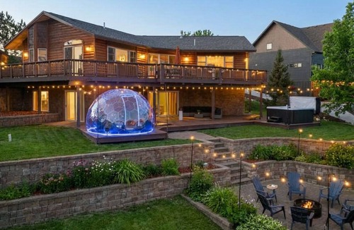 Crosslake House | Golf Sim, Sauna, Lakefront Hot Tub & Stargazing