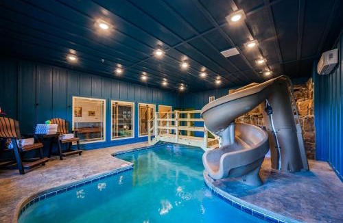 Gatlinburg - Pigeon Forge House | Golf sim theater pool hot tub