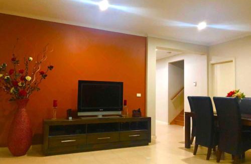 Craigieburn House | Golf View Charm