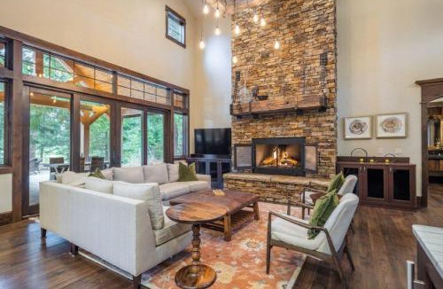 Cle Elum House | Golf View, Hot Tub, Suncadia Pool Access