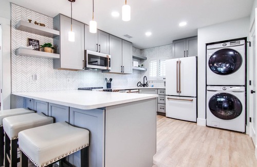 Wesley Chapel Condo | Golf View |Pools |Hot Tub |Gym |Designer Kitchen & Private Patio