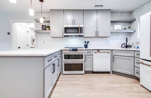 Wesley Chapel Condo | Golf View |Pools |Hot Tub |Gym |Designer Kitchen & Private Patio