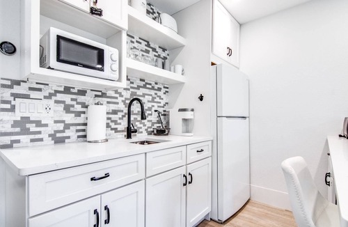 Wesley Chapel Condo | Golf View Studio w/Murphy Bed, Patio & Workspace | Sleeps 2