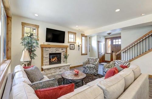 Cle Elum Ski Chalet | Golf Views, Game Room & Suncadia Pool Access