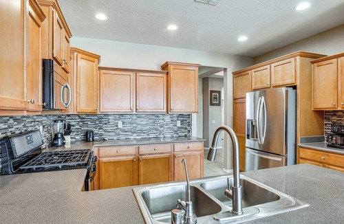 Sunrise Manor House | Golf, Work & Explore: Las Vegas Gem w/Pool Access