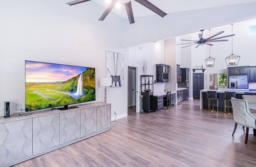 Lakefield South House | GolfCart to Horse Show! Luxury Private Tennis Ct, Heated Pool Spa, Fenced Yard!