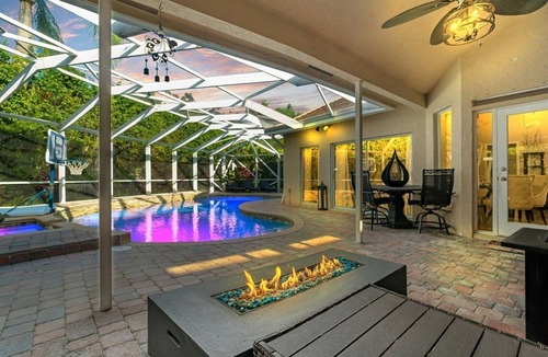 Lakefield South House | GolfCart to Horse Show! Luxury Private Tennis Ct, Heated Pool Spa, Fenced Yard!