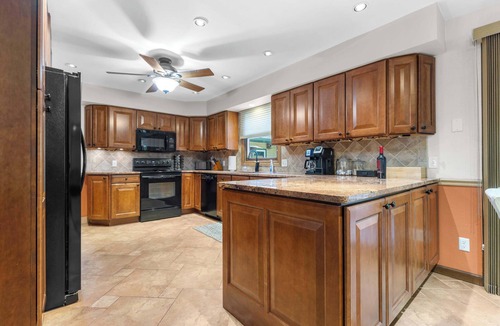 Rockford House | Golfer's Retreat *hot tub* *arcade* *spa*