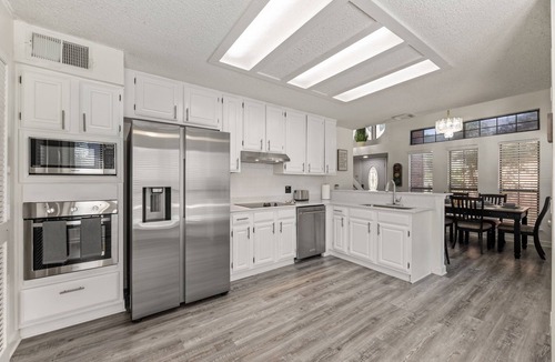 Euless Villa | Golfing Near the Pool- Near Stadiums, Hot Tub, Fire Pit
