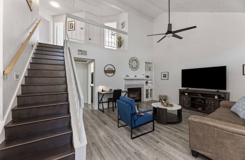 Euless Villa | Golfing Near the Pool- Near Stadiums, Hot Tub, Fire Pit