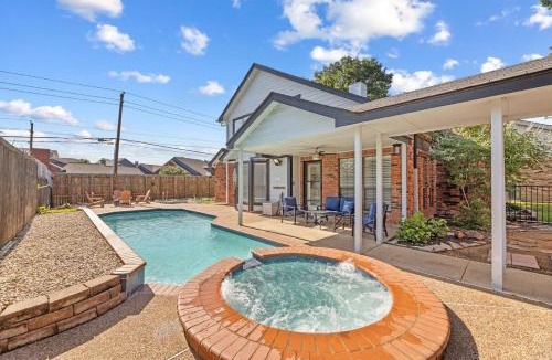 Euless House | Golfing Near the Pool- Near Stadiums, Hot Tub, Fire Pit