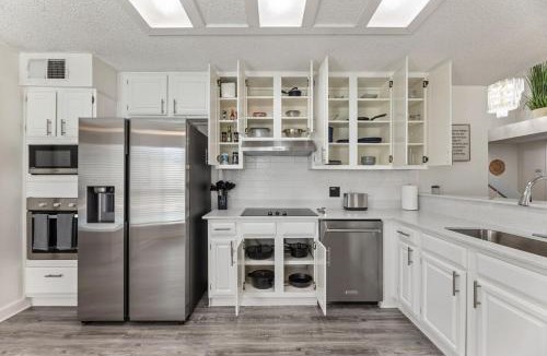 Euless House | Golfing Near the Pool- Near Stadiums, Hot Tub, Fire Pit