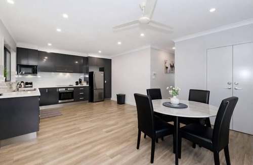 Rosslea Apartment | Golfside Haven 2 Bedroom Duplex with Golf Course