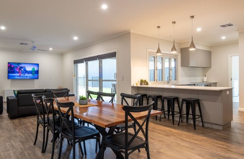 Gol Gol House | Golly Getaway