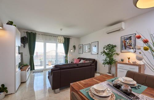 Seget Donji Apartment | Golubica