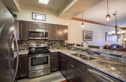 Steamboat Springs Condo | Gondola base -TOP FLOOR - 2 bed/2 bath. Perfect ski area base location