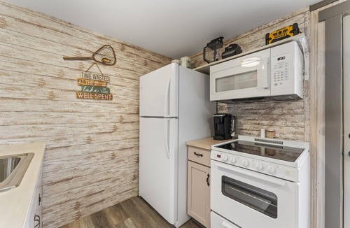 Kimberling City Cabin | Gone Fishin 2 Bedroom Cabin by RedAwning