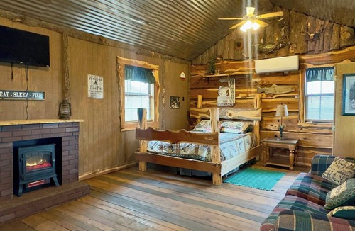Voca Cabin | Gone Fishing - Castell Cabin - Sleeps 4