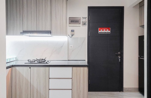 Pinang Apartment | Good And Warm 2Br At Collins Boulevard Apartment