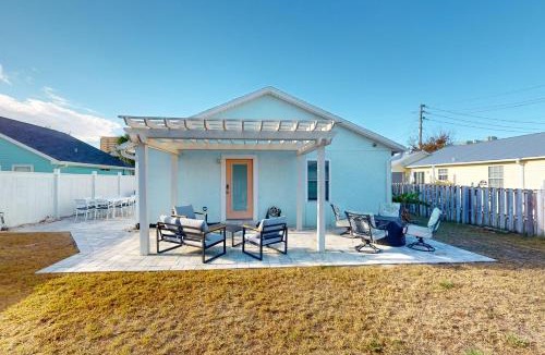 Holiday Beach House | Good Day Sunshine