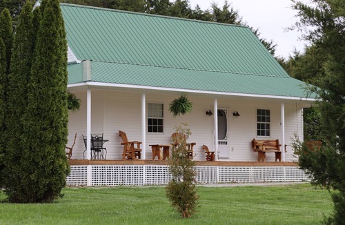 Lawrenceburg Cottage | Good Hope Cottage- Amish Country/fire pit