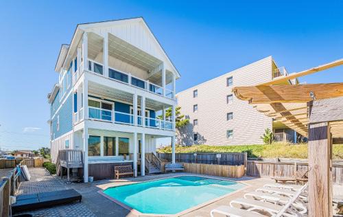 Nags Head House | Good Karma Retreat - Nags Head MP 15.5, Oceanfront, Elevator, Pool, Hot Tub, Pets OK, Flex Stays