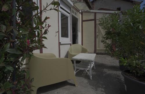 Luc-sur-Mer House | Good luc 150 m de la mer centre ville parking gratuit