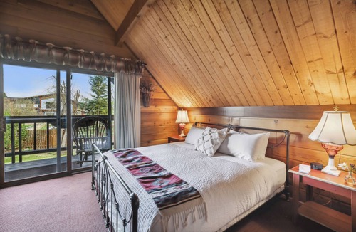 Whitefish Bed & Breakfast | Good Medicine Lodge Bed & Breakfast