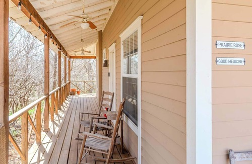 Medicine Park Apartment | Good Medicine - Stardust Inn - Triple Z