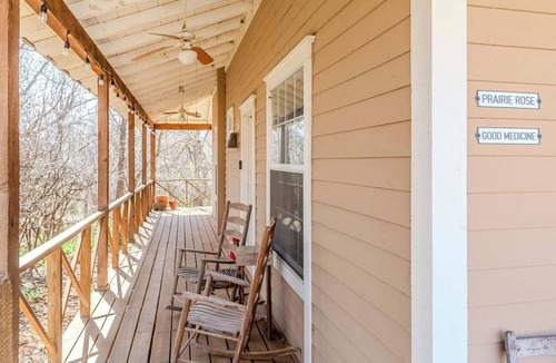 Medicine Park Apartment | Good Medicine - Stardust Inn - Triple Z