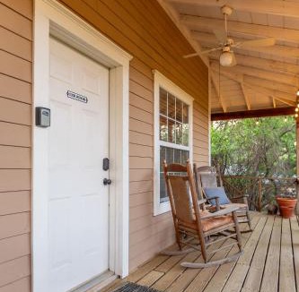 Medicine Park Apartment | Good Medicine - Stardust Inn - Triple Z