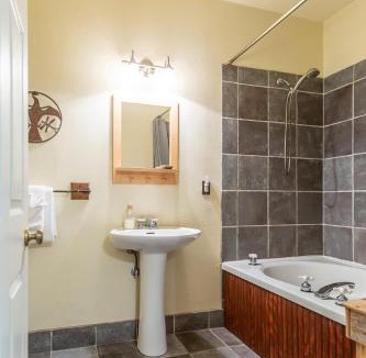 Medicine Park Apartment | Good Medicine - Stardust Inn - Triple Z