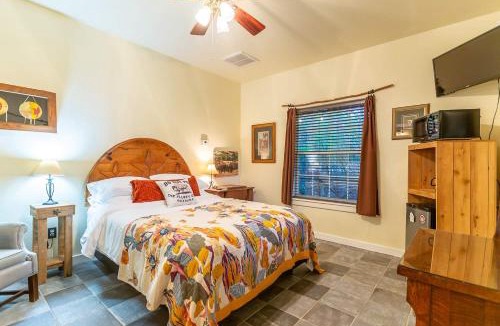 Medicine Park Apartment | Good Medicine - Stardust Inn - Triple Z