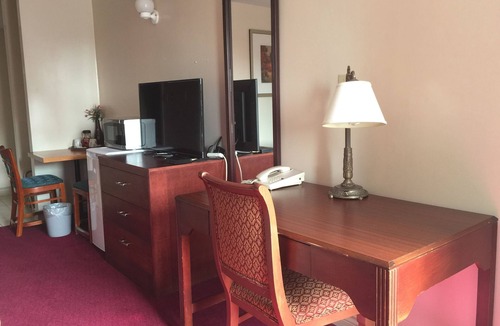 Port Colborne Hotel | Good Night Inn