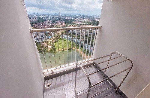 Pinang Apartment | Good Studio Near Binus At Pacific Garden Apartment