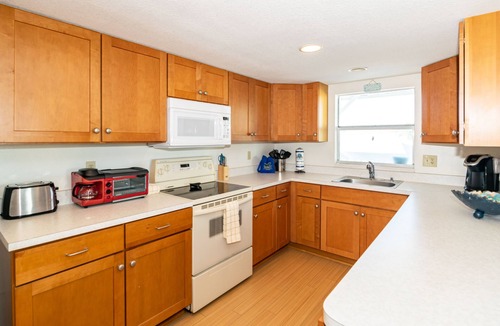 Bradenton Beach House | Good Times Both Units Quiet Duplex Spacious Open Deck Close to Pristine Beach
