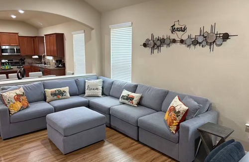 Manvel House | Good Times Getaway! Perfect 4-bedroom house in charming Manvel.