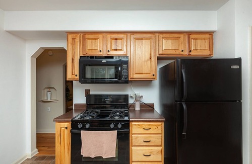 Des Moines House | Good Vibes 2 Bed Home Centrally Located on Quiet St.