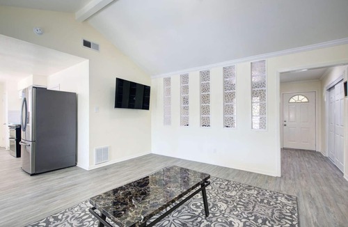 Spring Branch Central House | Good Vibes 4 Bedroom with a Pool. Central Location