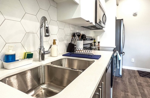 Inglewood Condo | Good vibes in Calgary! 1Bdrm 1Bth | Free parking