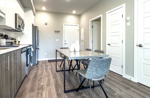 Inglewood Condo | Good vibes in Calgary! 1Bdrm 1Bth | Free parking