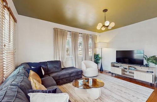 Shelby Hills House | Good Vibes Only