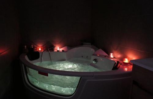 Moissac Apartment | Good Vibes Room