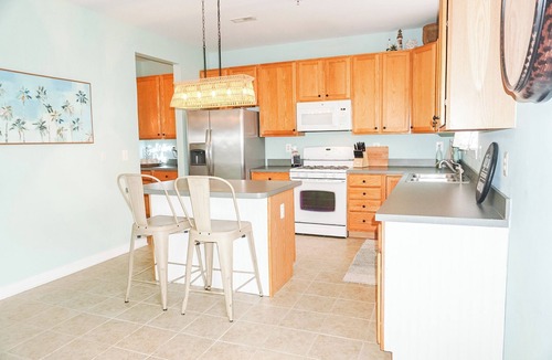 Villages of Five Points House | GOOD VIBES VILLA – 4BR, 2.5BA – Sleeps 12 – Community Pool – *Dog Friendly*